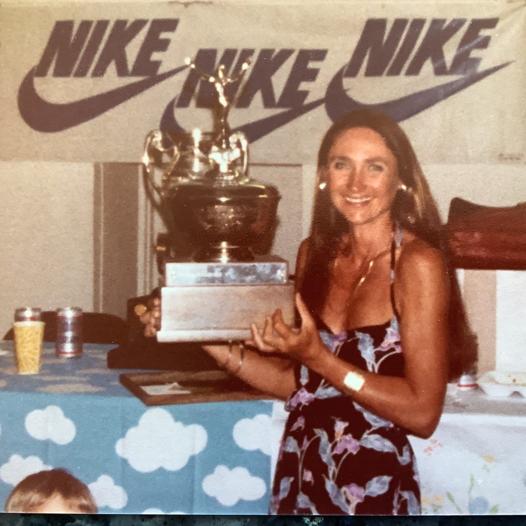 Bjorg Austrheim-Smith holding Western States trophy.